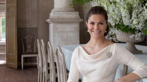 Royal Fashion: Η πριγκίπισσα Βικτώρια με total cashmere look μέσα στο κάστρο Haga