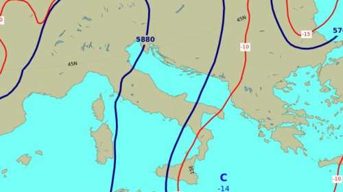 &quot;Ψυχρή λίμνη&quot;: Γιατί επικρατεί στη χώρα μας - Πότε η θερμοκρασία θα &quot;γυρίσει&quot; σε 36αρια [Χάρτες]