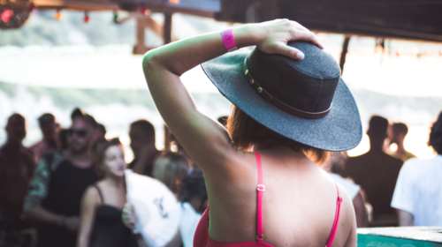 Κορονοϊός - Χαλκιδική: Η συναυλία των 2.000 ατόμων σε beach bar που διέσπειρε τον ιό