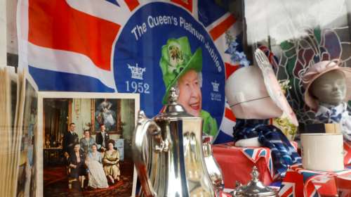 Πλατινένιο Ιωβηλαίο Βασίλισσας: Πάρτι, συναυλίες, υπαίθρια πικ-νικ και μεγάλη παρέλαση για τα 70 χρόνια της Ελισάβετ στον θρόνο