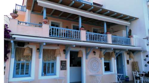 Κορονοϊός - Ανδρος: Λουκέτο και πρόστιμο σε τέσσερα μπαρ για μη τήρηση των μέτρων