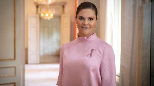 Μαμά και κόρη με πριγκιπικό look: Η Βικτόρια της Σουηδίας και η κόρη της με ασορτί εμφάνιση