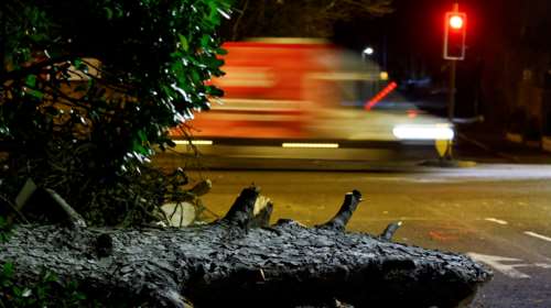 Βορειοδυτική Ευρώπη: Τουλάχιστον 14 νεκροί από τη θύελλα Γιούνις - Χιλιάδες νοικοκυριά χωρίς ρεύμα