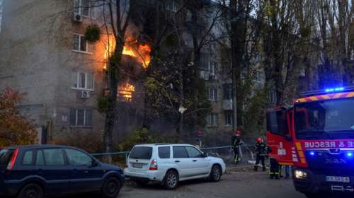 Ουκρανία: Ρωσικό σφυροκόπημα με 100 πυραύλους - Χωρίς ρεύμα οι μισοί κάτοικοι στο Κίεβο [εικόνες]