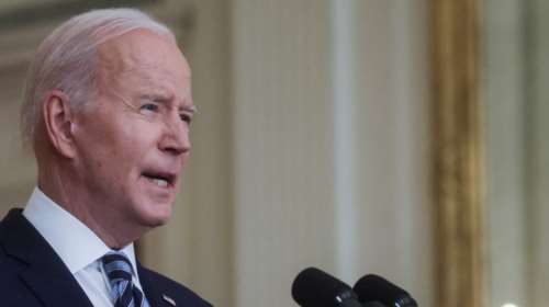 Σκληρές κυρώσεις Μπάιντεν: "Θα χτυπήσουμε το ρούβλι και τη ρωσική ελίτ" [Βίντεο]