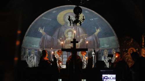 Μεγάλη Πέμπτη: &quot;Σήμερον κρεμάται επί ξύλου...&quot; - Τι συμβολίζουν τα 12 Ευαγγέλια