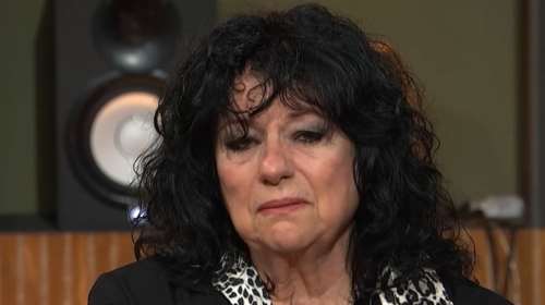 Άννα Βαγενά: Ξέσπασε σε κλάματα όταν o Γ. Κουβαράς τραγούδησε το &quot;Εμείς οι δυο&quot; του Λουκιανού Κηλαηδόνη