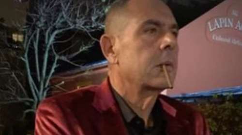 Πάνος Καμμένος: Στο Παρίσι με κόκκινο βελούδινο σακάκι σε διάσημο καμπαρέ της Μονμάρτρης [Εικόνες]