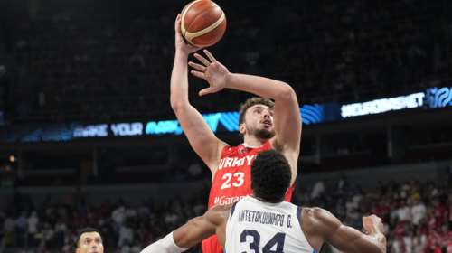 Οι &quot;εμπρηστικές&quot; αναρτήσεις του Σενγκούν με τον Κεμάλ και ο στίχος &quot;Δεν θα ήταν ωραίος καιρός για θάλασσα;&quot;