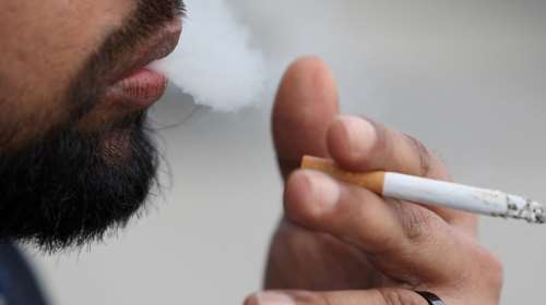 Πρωτοβουλία Κομισιόν για απαγόρευση καπνίσματος και σε εξωτερικούς χώρους - Σε πάρκα, παιδικές χαρές, πισίνες