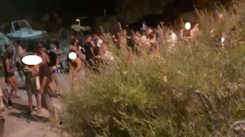 Κορονοπάρτι στον Άλιμο: Εισαγγελική παρέμβαση και προκαταρκτική έρευνα - &quot;Ήμασταν σαν τα μυρμήγκια&quot;