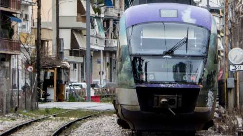 Ατύχημα στον προαστιακό: Το μυστήριο με τον 16χρονο- Γιατί έμεινε ακίνητος και έβλεπε το τρένο να έρχεται πάνω του