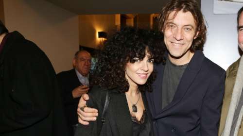 Κορονοϊός: Στάνκογλου, Σολωμού, Φερεντίνος, Μάινας, και άλλοι επώνυμοι, στο πλευρό ανθρώπων που ζουν μόνοι