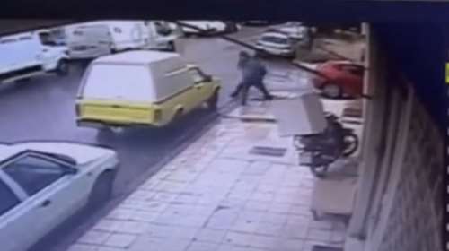 Τρίκαλα: Αιματηρή ληστεία σε χρηματαποστολή - Βίντεο ντοκουμέντο με την επίθεση στον σεκιουριτά