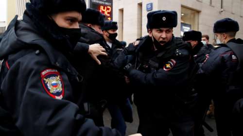 Ρωσία: Τέσσερις νεκροί από πυροβολισμούς σε εμπορικό κέντρο στο Κριμσκ