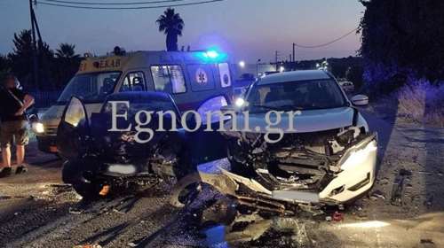 Χαλκίδα: Σφοδρή σύγκρουση αυτοκινήτων - Τρεις τραυματίες, ένα 12χρονο παιδί ανάμεσά τους