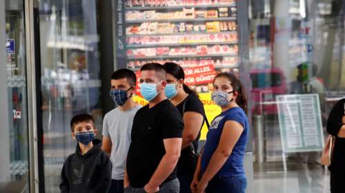 Κορονοϊός - ΠΟΥ: Οι εικοσάχρονοι, τριαντάχρονοι και σαραντάχρονοι είναι τώρα οι κύριοι μεταδότες