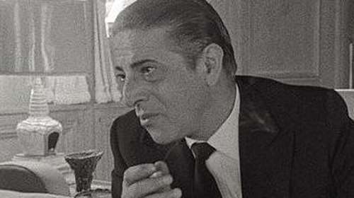 Ο Ωνάσης καταρρέει: Σπάνιο βίντεο - H στιγμή που ο μεγιστάνας ανακοινώνει στον Tύπο τον θάνατο του γιου του, Αλέξανδρου