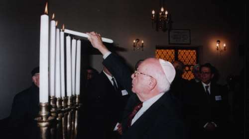 Ολοκαύτωμα:Ο Ισαάκ Ελιέζερ σώθηκε χάρη σε πλαστή ταυτότητα αλλά δεν γλίτωσε από την προδοσία &quot;φίλης&quot; του