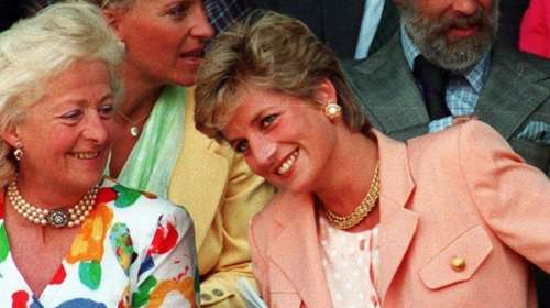 Πριγκίπισσα Νταϊάνα: Η δύσκολη σχέση με τη μητέρα της, η εγκατάλειψη που την πλήγωσε και η ομοιότητα στο στιλ τους