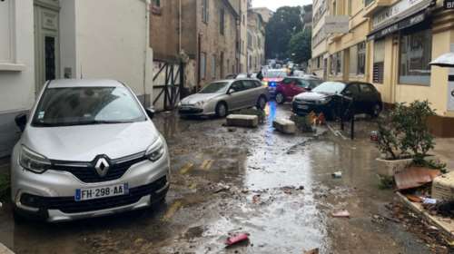 Σαρωτικές πλημμύρες στις  Κάννες: Ποτάμια οι δρόμοι – Για πιθανή νέα καταιγίδα προειδοποιεί η μετεωρολογική υπηρεσία