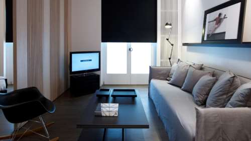 Home suite home: Το μικρό διαμέρισμα στο κέντρο της Αθήνας που μεταμορφώθηκε σε σουίτα [εικόνες]