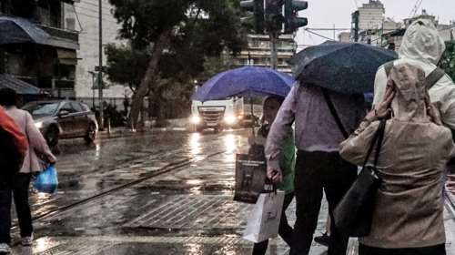 Καιρός: Πέφτει κατακόρυφα η θερμοκρασία από σήμερα - Ισχυρές καταιγίδες το Σαββατοκύριακο