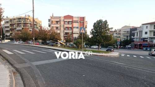 Καλαμαριά: Smart χωρίς πινακίδες παρέσυρε και εγκατέλειψε 20χρονη- Αφαντος ο οδηγός που παράτησε το αυτοκίνητό του