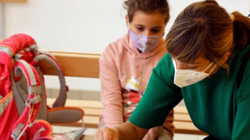 Κορονοϊός: Πώς επηρεάζει τους πνεύμονες των παιδιών και των νέων