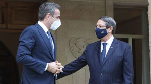 Συνάντηση Μητσοτάκη – Αναστασιάδη στην Κύπρο: Αθήνα και Λευκωσία θα διεκδικήσουν την επανένωση του νησιού