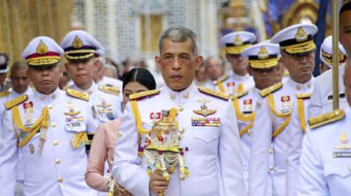 Κορονοϊός: Σε... καραντίνα με χαρέμι 20 γυναικών μπήκε ο βασιλιάς της Ταϊλάνδης