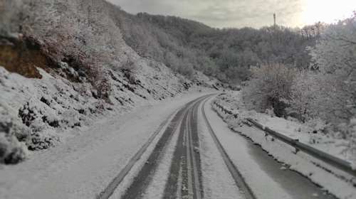 Μάρτης - γδάρτης: Το έστρωσε στα ορεινά των Τρικάλων -  Σε εξέλιξη η κακοκαιρία σε όλη την χώρα