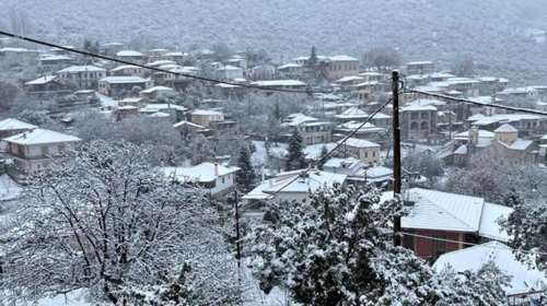 Κακοκαιρία Κάρμελ: Χιονιάς σε πολλές περιοχές της χώρας - Διακοπή κυκλοφορίας σε Πάρνηθα και Πεντέλη [Εικόνες - Βίντεο]