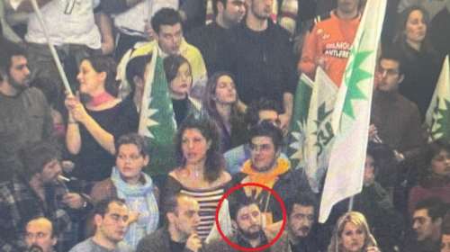 Ο 25χρονος Νίκος Ανδρουλάκης στην τελευταία ομιλία του Κώστα Σημίτη στο Ηράκλειο Κρήτης το 2004