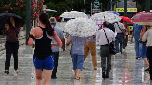 Κακοκαιρία: Γιατί έβρεχε για 6 ημέρες μέσα στον Αύγουστο - Από πότε έχει να συμβεί κάτι παρόμοιο