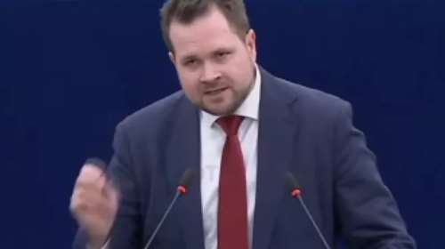 "Αντε γ@@ κ. πρόεδρε": Δανός ευρωβουλευτής "τα χώνει" στον Τραμπ για τη Γροιλανδία [βίντεο]