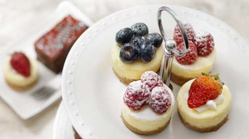 Εορτολόγιο: Ποια ονόματα γιορτάζουν σήμερα, Κυριακή 20 Νοεμβρίου