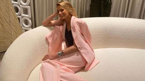 Τατιάνα Μπλάτνικ: Τα αέρινα colorful φορέματα που επιλέγει στις διακοπές [εικόνες]