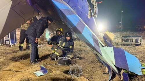 ΗΠΑ: Πρώιμες ενδείξεις για το αεροσκάφος που συνετρίβη στο Καζακστάν - Μπορεί να χτυπήθηκε από ρωσικά αντιαεροπορικά πυρά