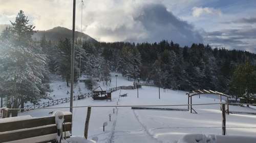 Στα λευκά η Ξάνθη: Πυκνή χιονόπτωση από το πρωί [εικόνες]