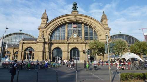 Γερμανία: Επεσε νεκρός από σφαίρες στον κεντρικό σιδηροδρομικό σταθμό της Φραγκφούρτης