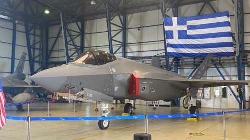 Αυτό είναι το υπερόπλο που θα αποκτήσει η Ελλάδα: Τα F-35 ήρθαν στη Σούδα, ο Παναγιωτόπουλος στην Ουάσινγκτον [εικόνες]