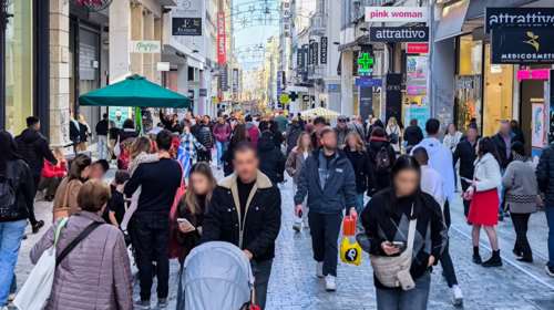 Γεμίζει το ταμείο στις γιορτές: Οι πληρωμές από e-ΕΦΚΑ και ΔΥΠΑ