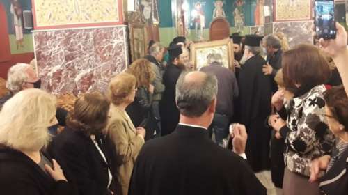 Κορονοϊός - Αίγιο: &quot;Κορονο-πάρτι&quot; στη Μητρόπολη, συνωστισμός χωρίς μάσκα για πιστούς και ιερείς [εικόνες]