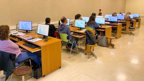 "Άνοιξαν για πρώτη φορά οι πύλες των πανεπιστημίων για τους ανέργους" - Στα μαθήματα του ΕΚΠΑ ο Χατζηδάκης