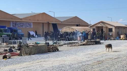 Ταλιμπάν με καλάσνικοφ στη... Θεσσαλονίκη: Κλέβουν την παράσταση τα γυρίσματα της ταινίας &quot;Dirty Angels&quot;