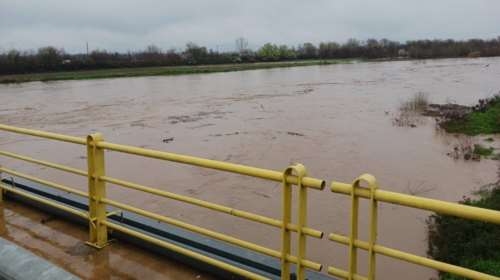 Κακοκαιρία: Στα τρία μέτρα έφτασε η στάθμη των νερών στον Πηνειό [εικόνες, βίντεο]