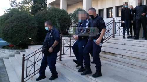 Δολοφονία 27χρονης με σκεπάρνι στην Πρέβεζα: Οργή στα δικαστήρια για τον συζυγοκτόνο [βίντεο]