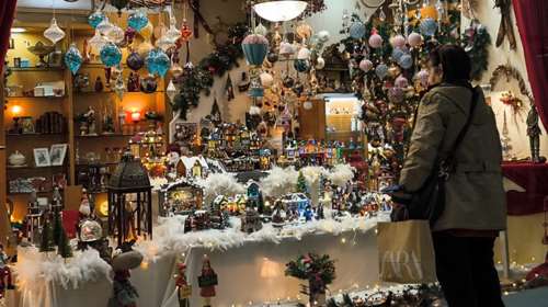 Ανοικτά τα καταστήματα, τελευταία Κυριακή του χρόνου: Στα 4,5 δισ. ευρώ ο τζίρος, "σκυτάλη" στις χειμερινές εκπτώσεις