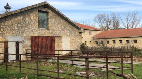 Το Τατόι ξαναβρίσκει σταδιακά τη χαμένη του λάμψη- Αποκαθίσταται το κτήριο του Βουστασίου [Εικόνες]